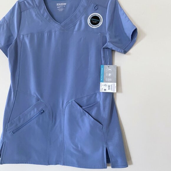 V neck scrub top with pockets - Picture 3 of 6